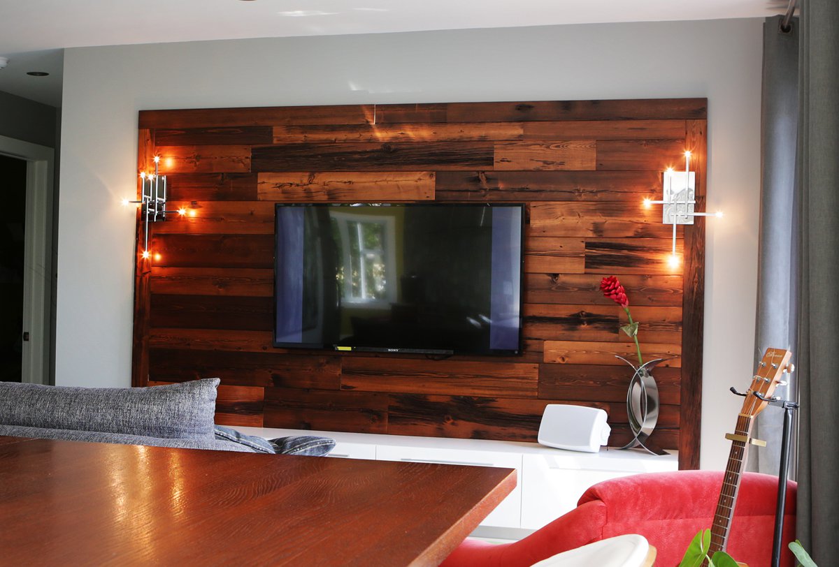 salon mur planche - Ideas decorativas para decorar la pared detrás del televisor